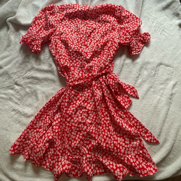 NEVER WORN Princess Polly Wrap Dress - Picture 3 of 4